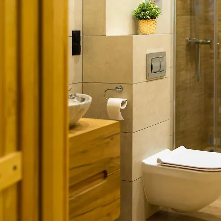 Pod Zielonym Wzgorzem 2