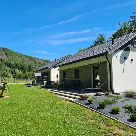 Pod Zielonym Wzgórzem 2 Domek alpejski *