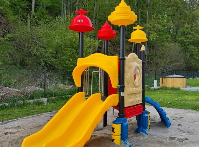 Pod Zielonym Wzgorzem 2